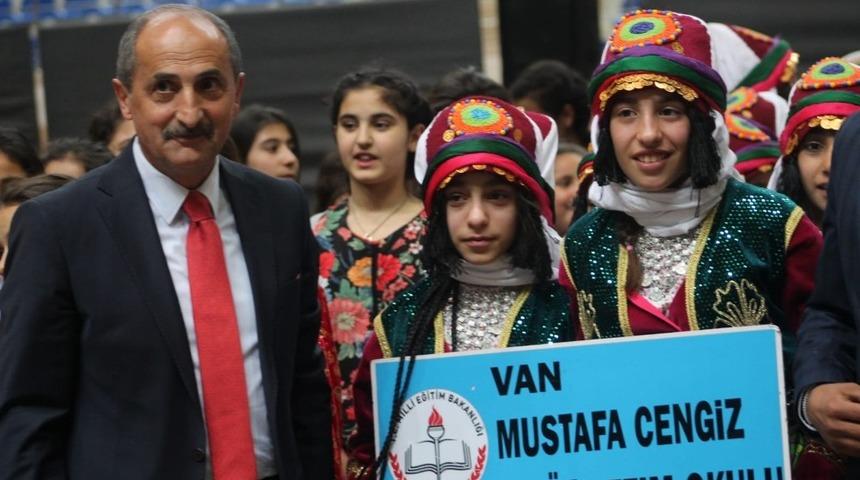 Edremitli kızlar şampiyonluğa doymuyor