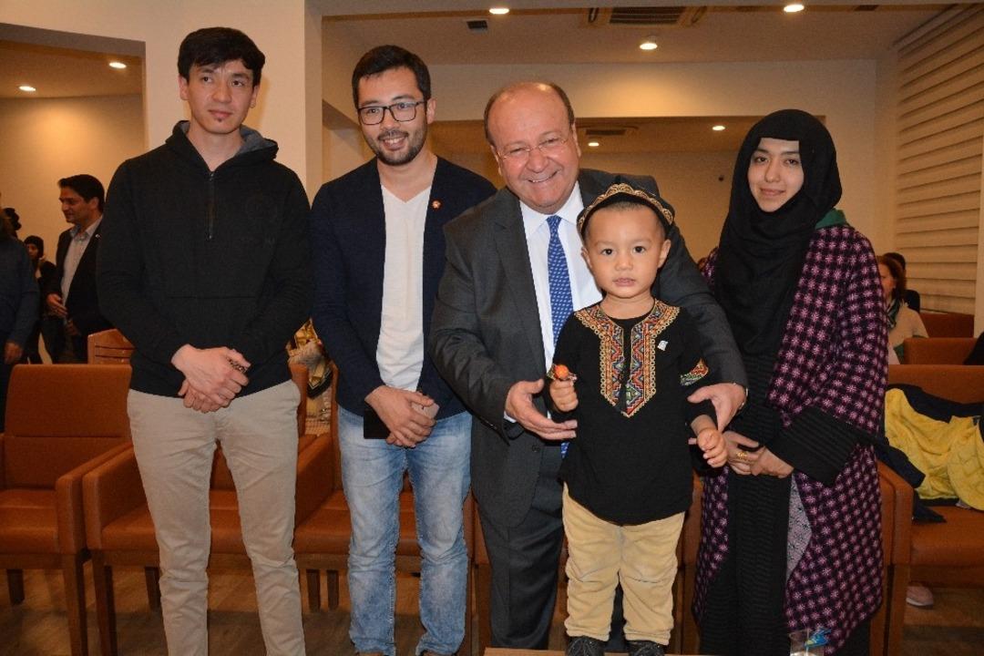 Başkan &Ouml;zakcan, Doğu T&uuml;rkistan konferansına katıldı