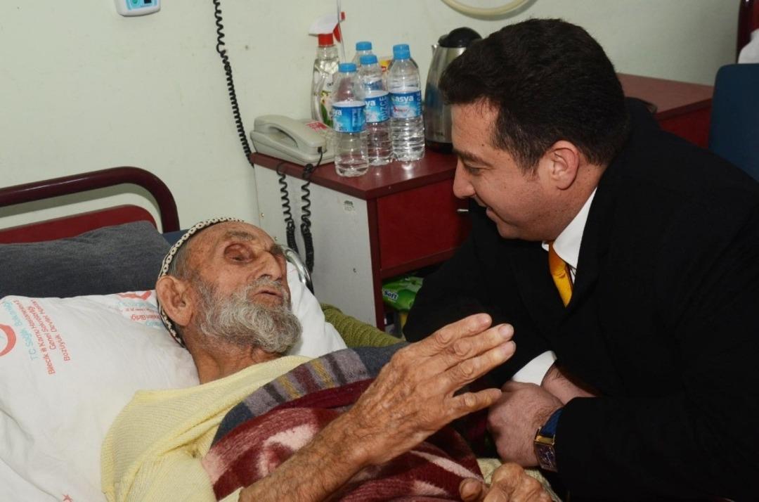 Başkan Bakıcıdan hastalara moral ziyareti