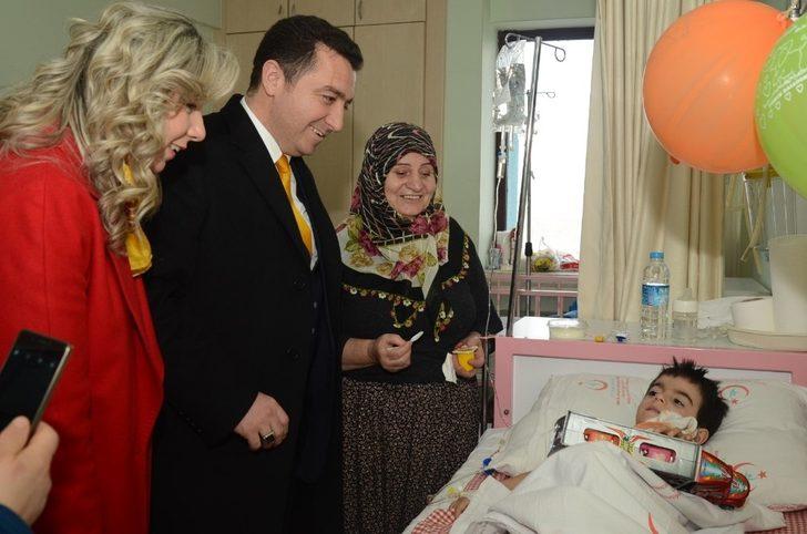 Başkan Bakıcıdan hastalara moral ziyareti G3
