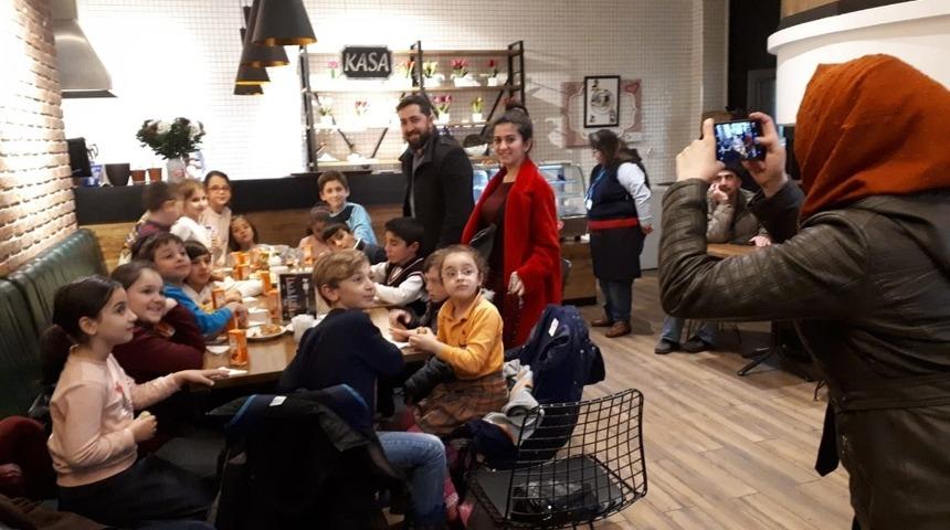 Down kafe bilgi evi öğrencilerini ağırladı