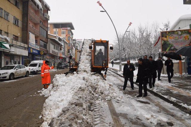 Muş Belediyesinden karla mücadele çalışması