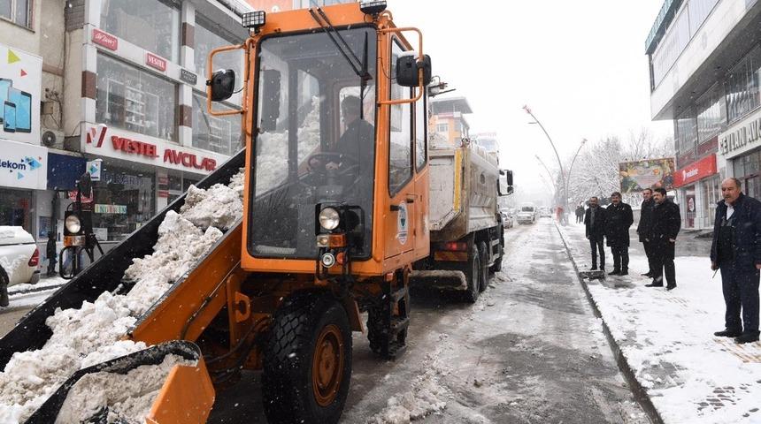 Muş Belediyesinden karla m&uuml;cadele &ccedil;alışması