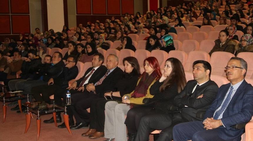 &Ouml;ğrenci Sağlığı ve İlk Yardım Konferansı D&uuml;zenlendi