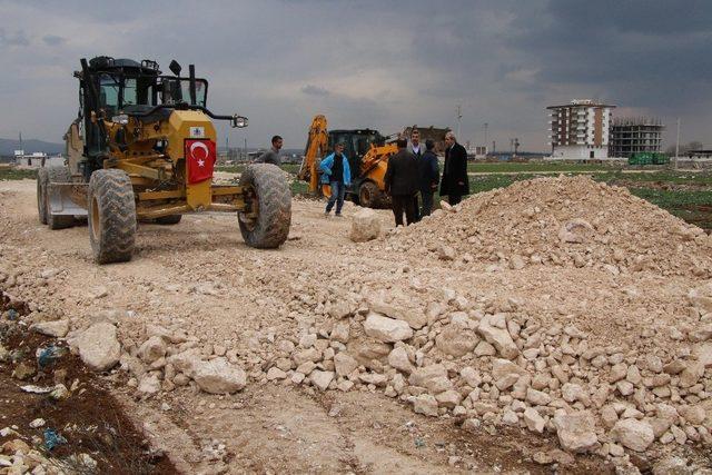 Demirkol mahallelerde yol çalışmalarını inceledi