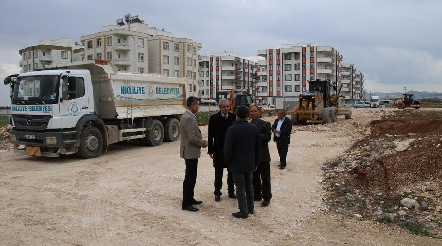 Demirkol mahallelerde yol &ccedil;alışmalarını inceledi