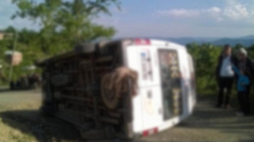 Çermik'te öğrenci servisi şarampole yuvarlandı: 12 yaralı  