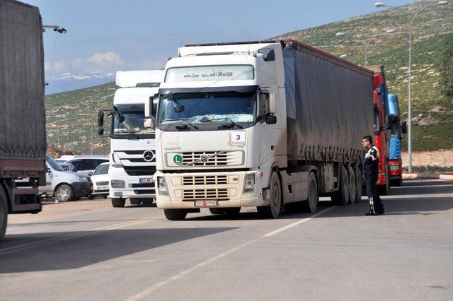 BM’den İdlib’e 23 TIR insani yardım