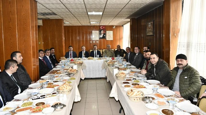 Vali Akbıyık: &ldquo;Eğitim &ouml;nceliğimizdir&rdquo;