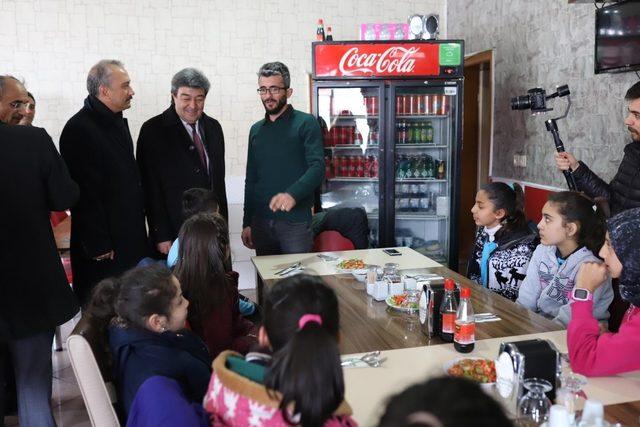 Başkan Adayı Ataş, Felahiye ve &Ouml;zvatan&rsquo;ı ziyaret etti 2