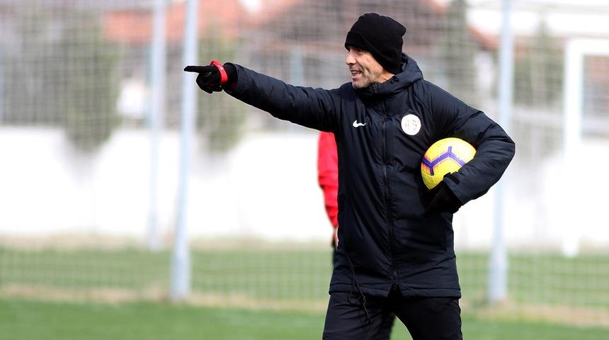 Bülent Korkmaz: Ligdeki ilk hedefimiz 41 puanı yakalamak