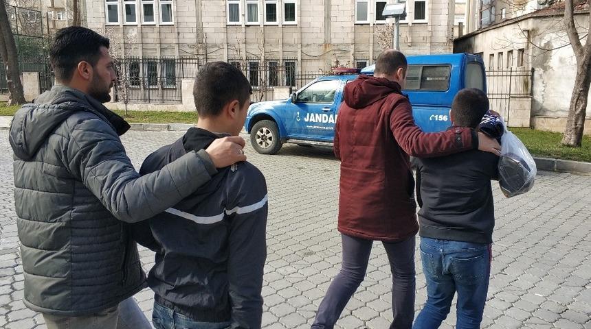 Bıçakla yaralama şüphelisi çocuklara adli kontrol