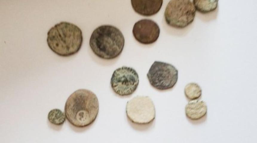 Durdurulan ara&ccedil;ta tarihi sikkeler ele ge&ccedil;irildi