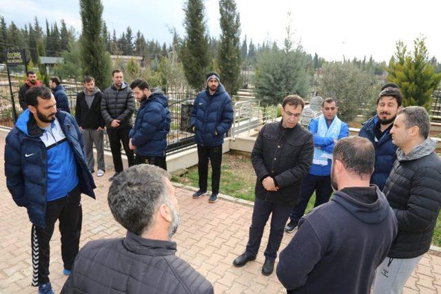 Trafik kazasında ölen hentbolcular 3. ölüm yıl dönümünde unutulmadı