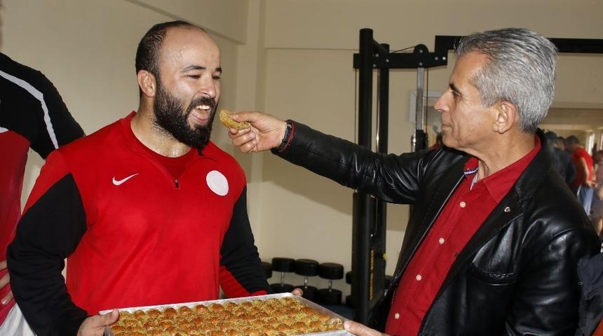 Dülgeroğlu gazetecilerle buluştu