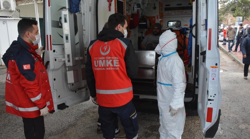 Bilecik'te kimsayal madde y&uuml;kl&uuml; TIR alev aldı, 6 iş&ccedil;i dumandan etkilendi 