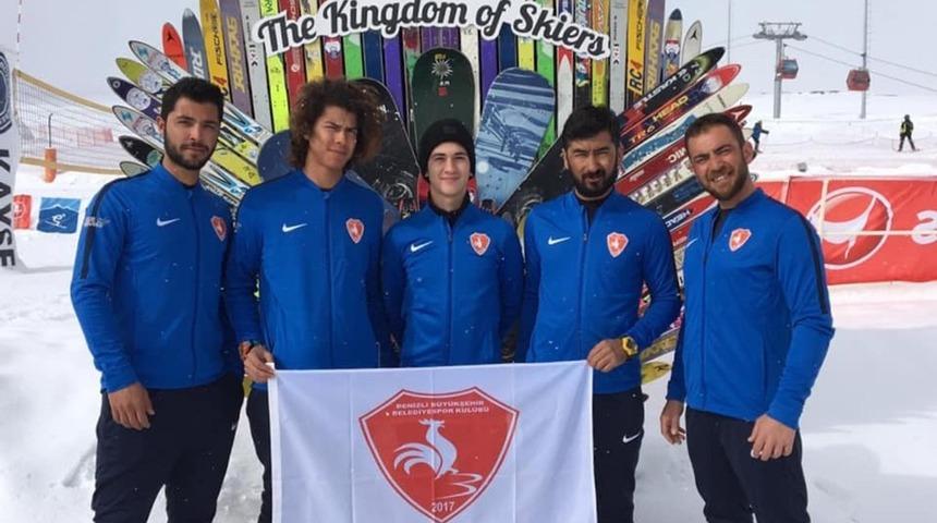 Büyükşehir Kayak Takımı Dünya Kupası’nda