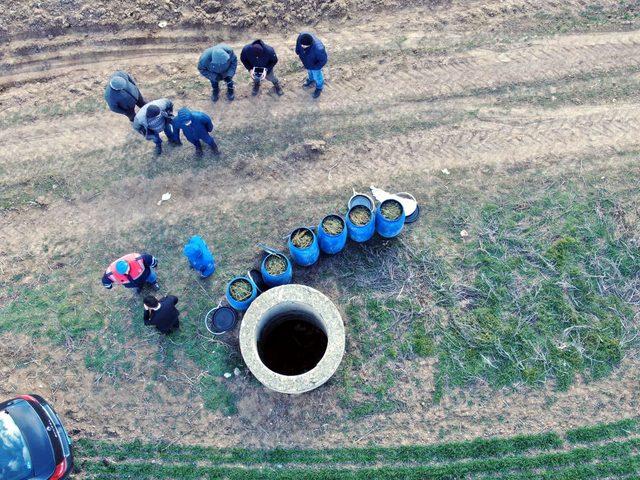 Sulama kanalı menfezlerinden 182 kilo esrar çıktı