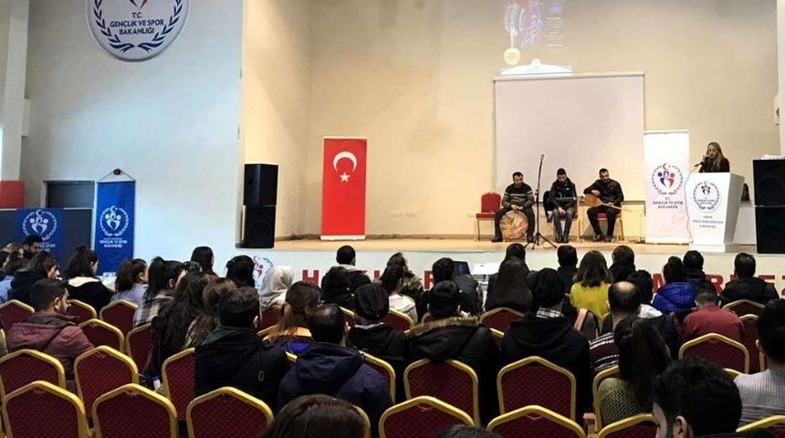 Hakkari&rsquo;de &ldquo;Sahne Sırası Sende&rdquo; yarışması d&uuml;zenlendi