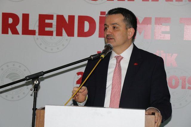 Bakan Pakdemirli: “20 sene içerisinde Türkiye dünyayı doyuran ülke olacak”