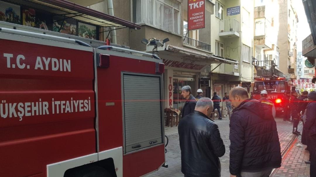 Nazilli TKP il&ccedil;e binasında yangın
