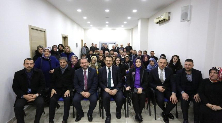 Milletvekillerinden AK Parti Serdivan İl&ccedil;e teşkilatına ziyaret