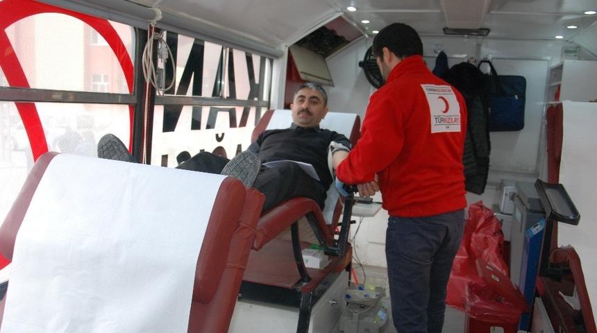 Defterdarlık &ccedil;alışanları kan bağışında bulundu