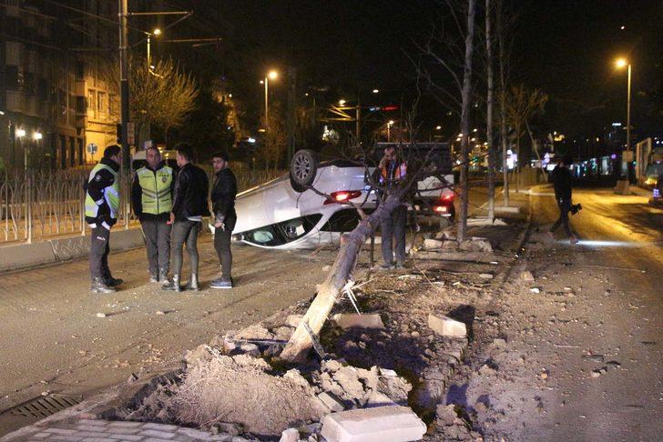 Takla atan otomobilden burunları bile kanamadan çıktılar G2