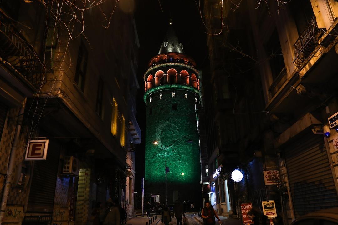 İstanbul'da dikkat &ccedil;eken anlar! G&ouml;ren bir daha baktı