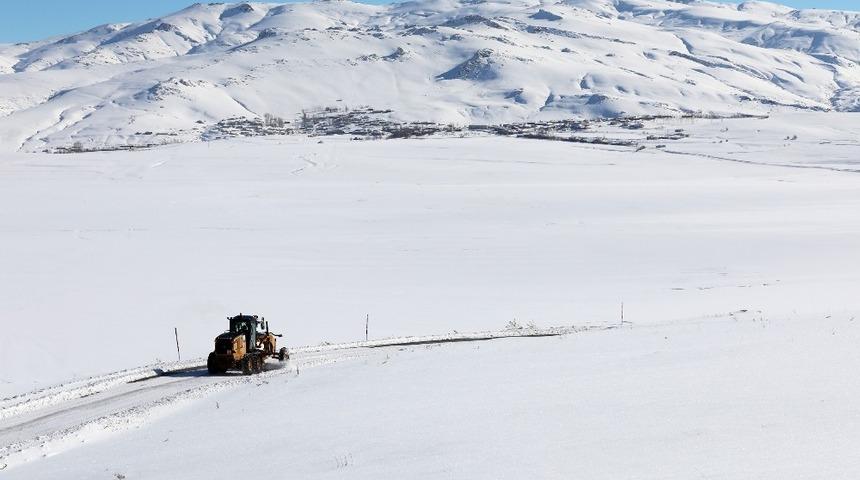 Van&rsquo;da 453 yerleşim yeri ulaşıma kapandı