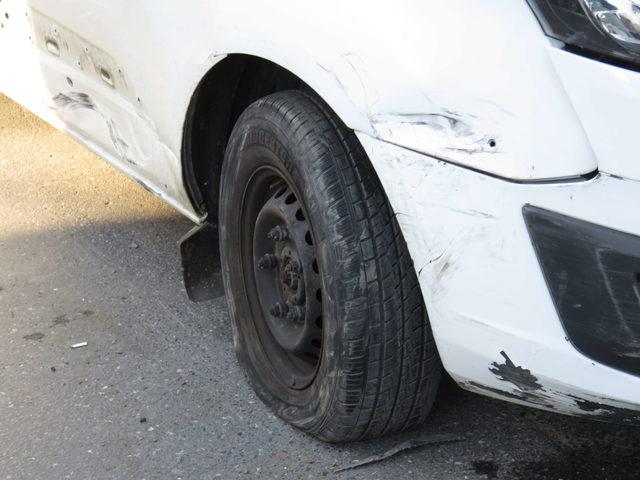 Ümraniye'de polisle şüpheliler arasında kovalamaca kaza ile sonlandı (1)