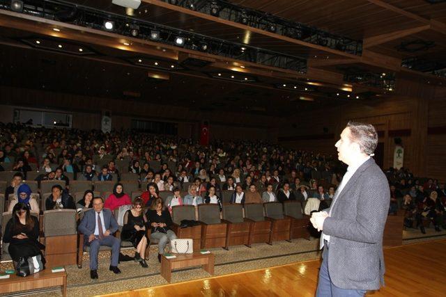 Sağlık lisesinde okuyan öğrencilere “alzheimer” eğitimi