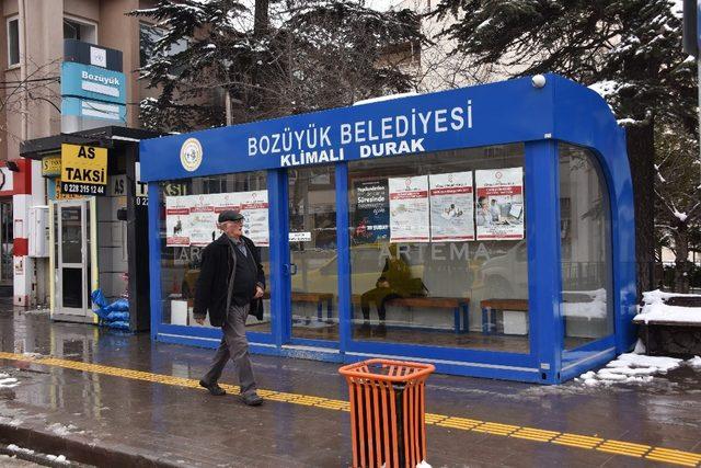 Bozüyük kendi yazarlarını okuyor