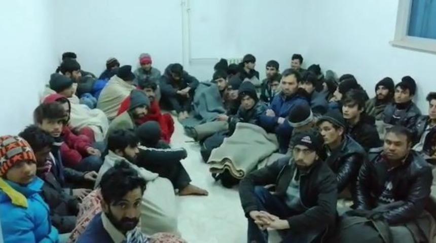 Van&rsquo;da 85 ka&ccedil;ak şahıs yakalandı