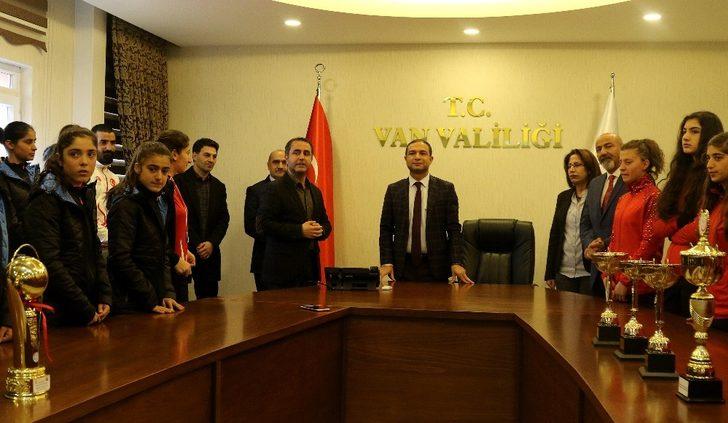 Şampiyonlardan Vali Yardımcısı Aslan’a ziyaret G1