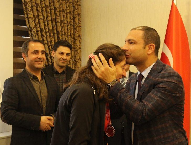 Şampiyonlardan Vali Yardımcısı Aslan’a ziyaret G5