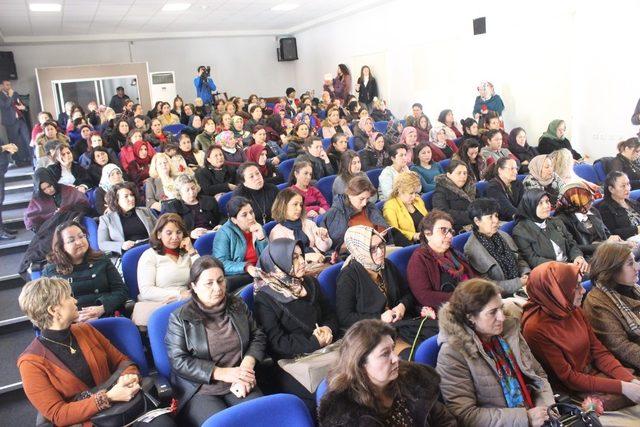 Kadınlar sordu, AK Parti’li adaylar yanıtladı