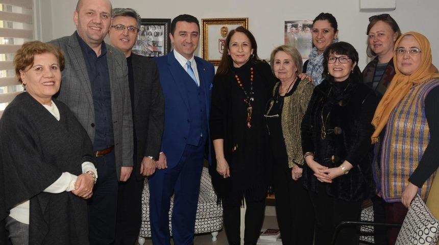 Başkan Bakıcı Yardım Sevenler Derneği&rsquo;ni ziyaret etti