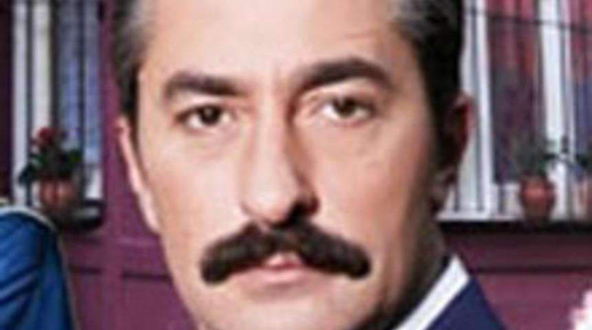 Ali Kaptan'ı Oğluna İzletmiyor