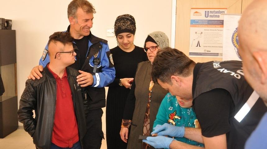 Alzheimer hastaları yakınlarına parmak iziyle ulaştırılacak