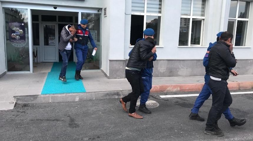 1,5 kilometrelik iletişim kablosunu kesen 3 kişi g&ouml;zaltına alındı