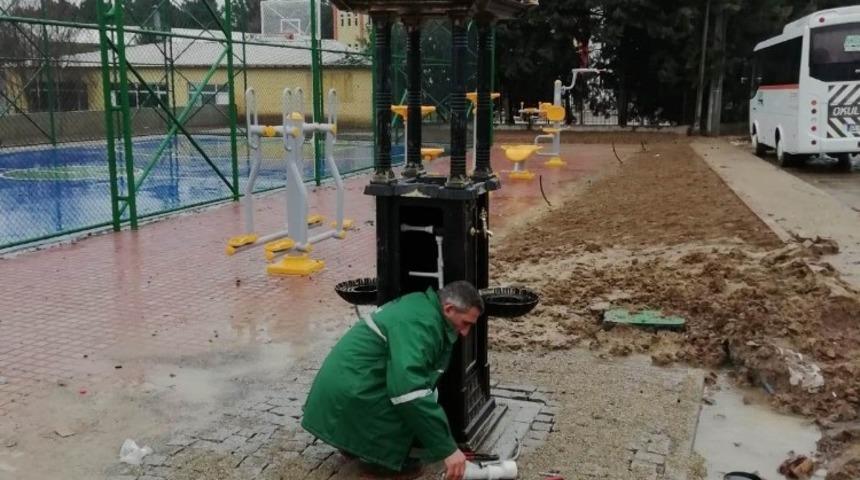 İzmit&rsquo;te sokak &ccedil;eşmeleri onarıldı