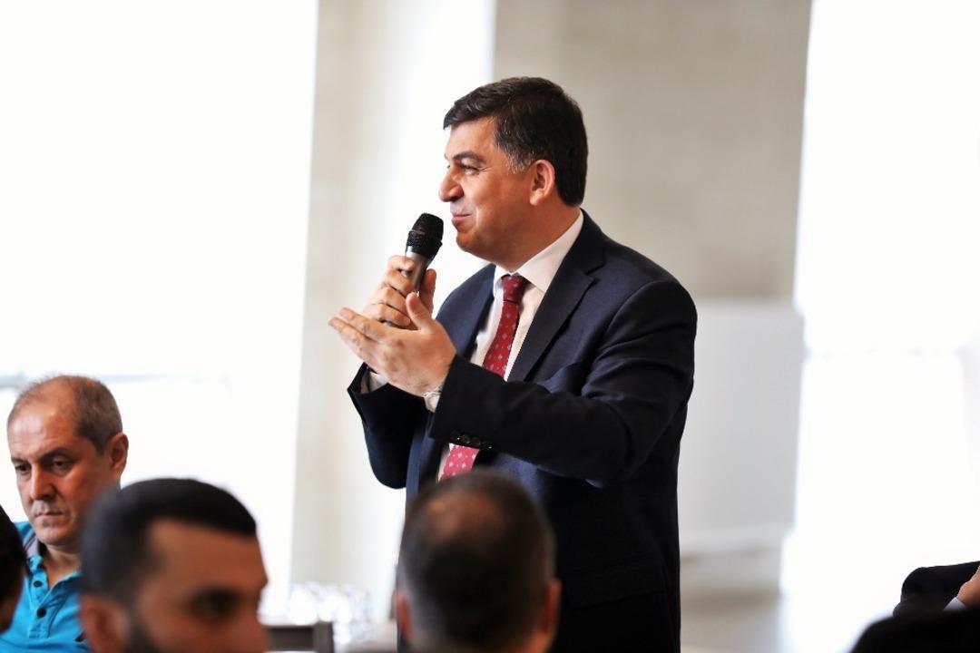 Başkan Fadıloğlu hem bilgilendirdi hem de soruları cevapladı