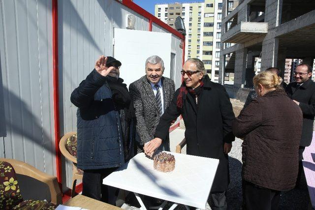 Başkan Çelik, Hayırsever Osman Ulubaş’a doğum günü sürprizi yaptı