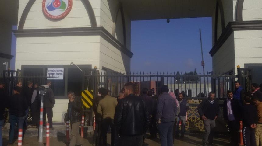 Türk şoförler Suriye’de mahsur kaldı