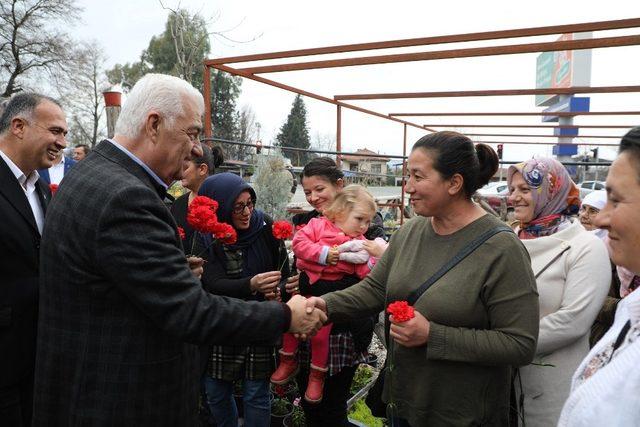 Başkan Gürün, Beyobası’nda çiçeklerle karşılandı