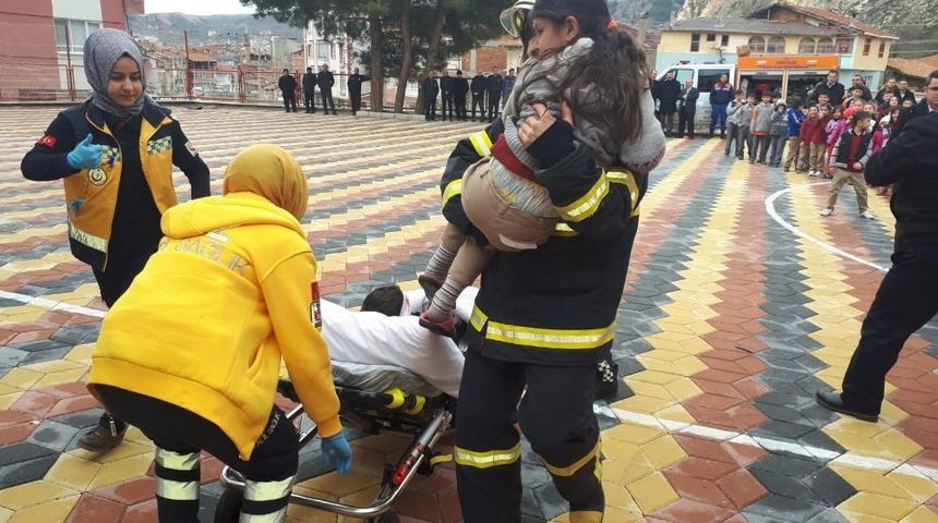 İskilip&rsquo;te &ouml;ğrencilerden sivil savunma tatbikatı