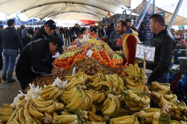 Zabıta sebze- meyve fiyatlarını denetledi