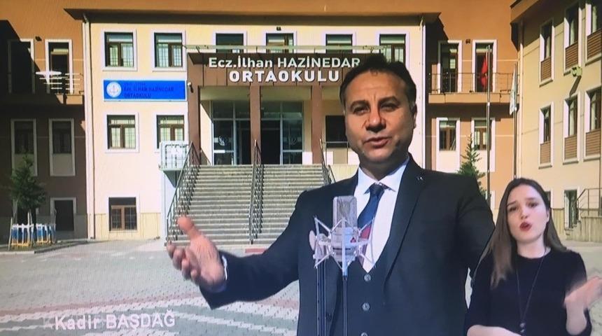 &Ouml;ğrencilerin Barış Man&ccedil;o klibi beğeniyle izleniyor