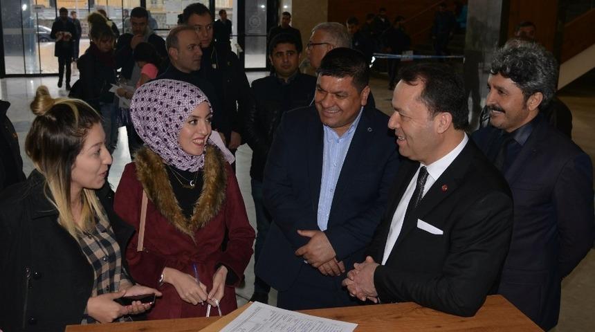 Eryılmaz, memur adaylarını ziyaret etti